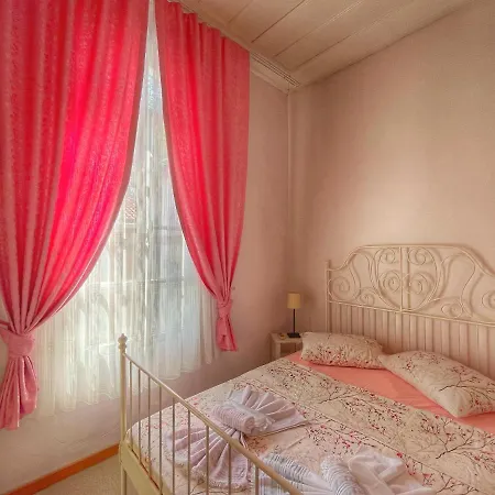 Eolya Konuk Evi Hotel Ayvalik