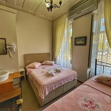 Hotel Eolya Konuk Evi Ayvalik